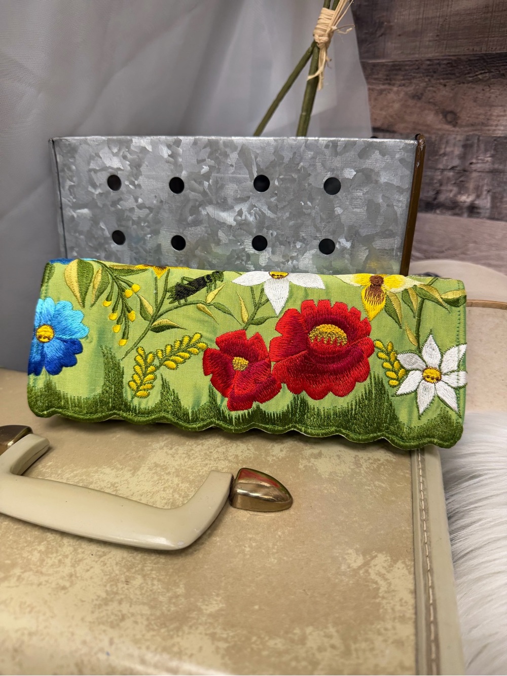 NWT Lime Green & Wildflowers Clutch OS